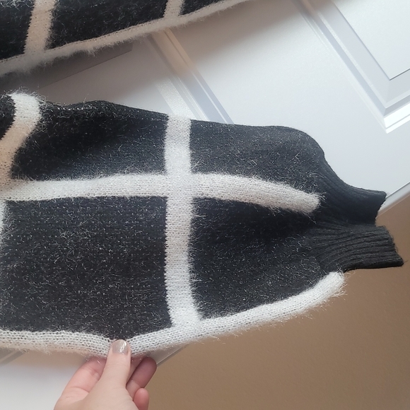 NWOT Davi & Dani Grid Pattern Cardigan Size Medium - Picture 5 of 12